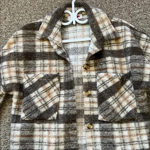 Shacket - Picture 2 of 2